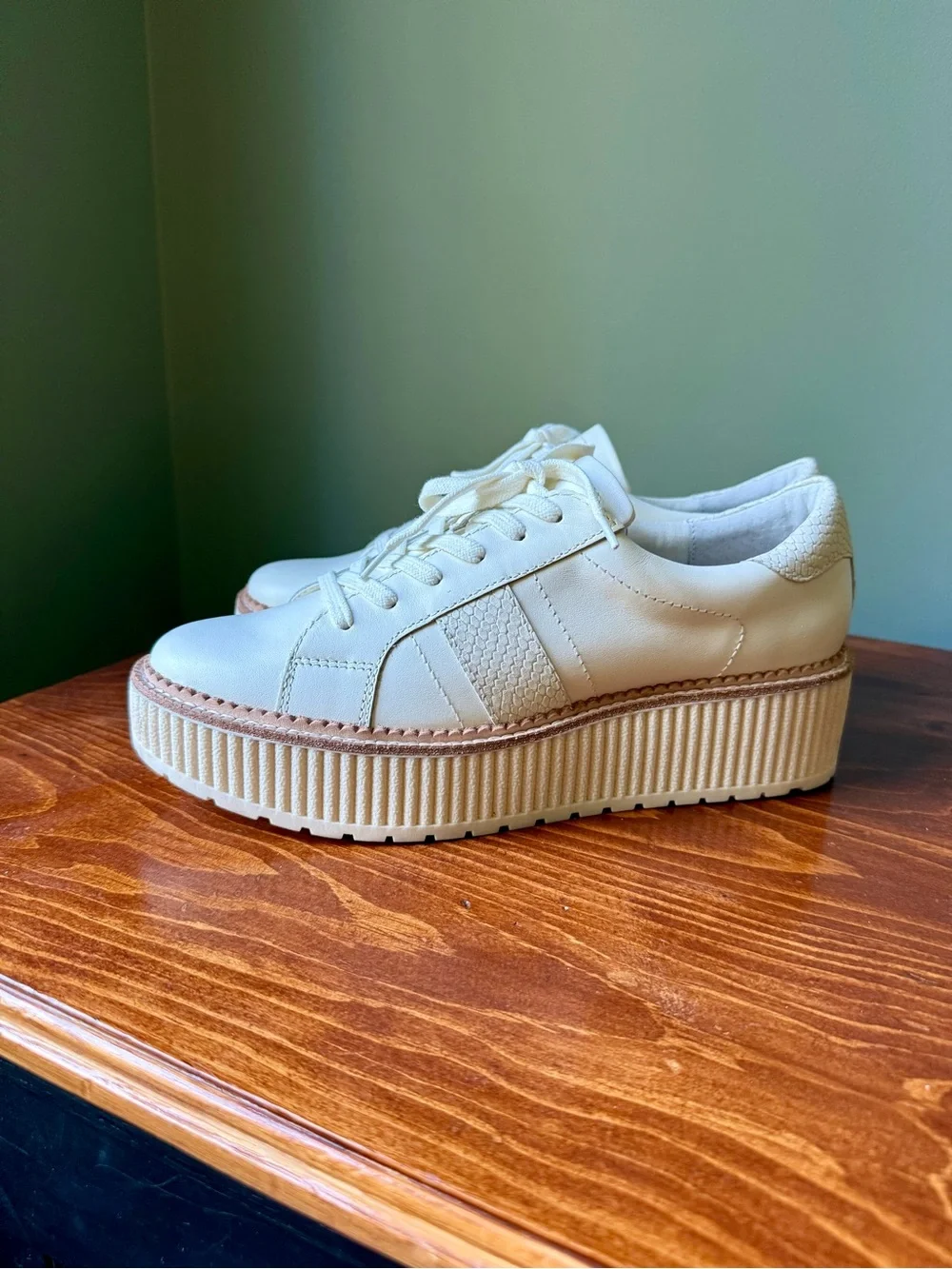 Dolce Vita Tiger Platform Sneaker Women’s Size 9.5 Cream White New with Stickers